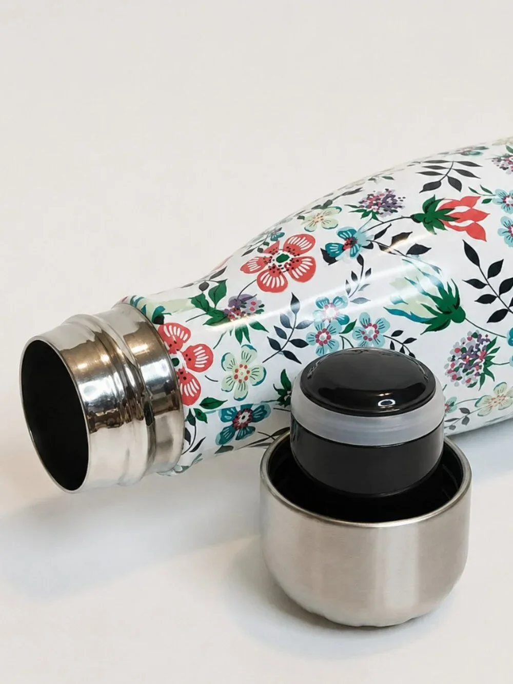 Starbucks x S'well Liberty London Floral Insulated Water Bottle 17 oz NWT 2017